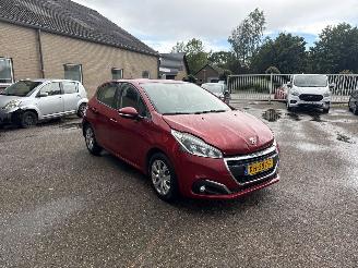 skadebil auto Peugeot 208 1.2 PureT. Blue Lion REST BPM €370,-!!! 2016/9