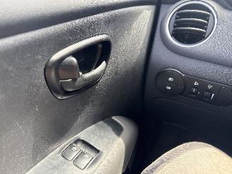 Hyundai I-10 1.1 Active Orange B. picture 21