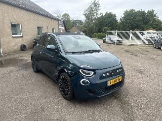 Vaurioauto  passenger cars Fiat 500E La Prima 42 kWh 2023/1