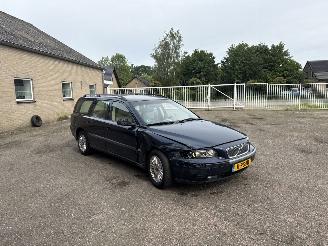 skadebil auto Volvo V-70 2.4 Comfort Line 2004/6