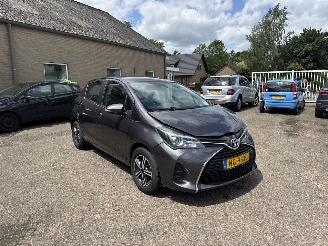 Schadeauto Toyota Yaris 1.0 VVT-i Trend REST BPM €300,-!!! 2017/1