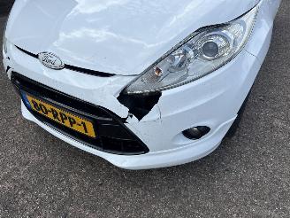 Ford Fiesta 1.25 Ghia picture 9