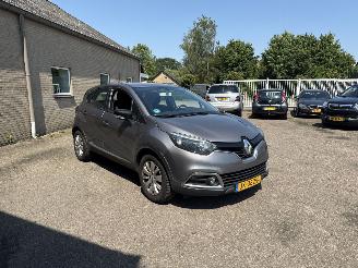 uszkodzony samochody osobowe Renault Captur 0.9 TCe Dynamique REST BPM €500,-!!! 2015/8