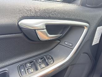 Volvo V-60 2.0T R-Design REST BPM €700,-!!! AUT picture 27