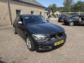 uszkodzony samochody osobowe BMW 1-serie 116i Business+ REST BPM €300,-!!! 2012/1