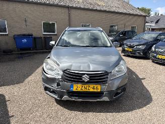 Suzuki S-Cross SX4 S-cross AUT REST BPM €600,-!!! WEINIG KILOMETERS!!! picture 2