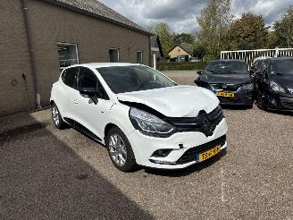 Schadeauto Renault Clio 0.9 TCe Limited REST BPM €400,-!!! 2018/10