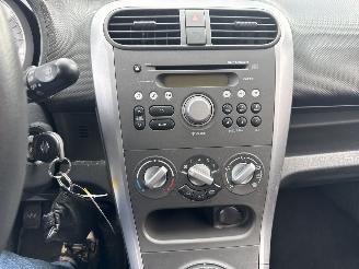 Suzuki Splash 1.0 VVT Exclusive WEINIG KILOMETERS picture 17