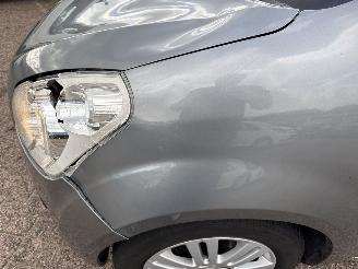 Suzuki Splash 1.0 VVT Exclusive WEINIG KILOMETERS picture 12