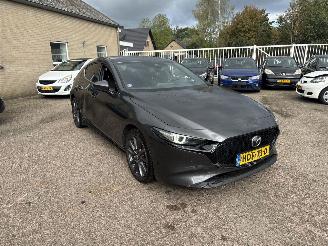 Avarii autoturisme Mazda 3 2.0 e-SA-G Luxury M Hybrid 122  REST BPM €700,-!!! 2023/1