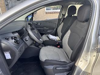 Renault Captur 1.2 TCe Expression picture 28