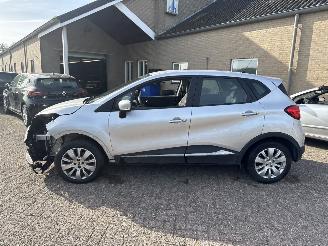 Renault Captur 1.2 TCe Expression picture 4