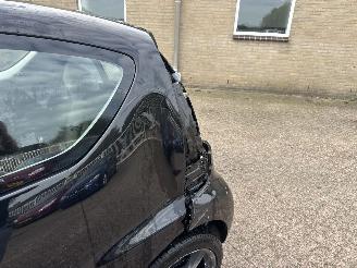 Peugeot 107 1.0-12V XS picture 11