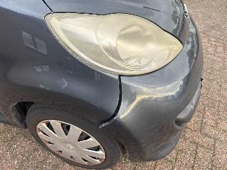Peugeot 107 1.0-12V XS picture 10