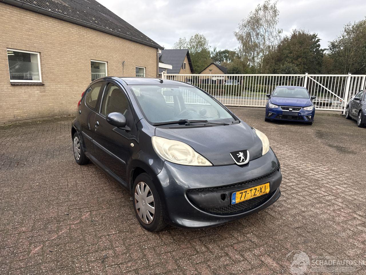 Peugeot 107 1.0-12V XS