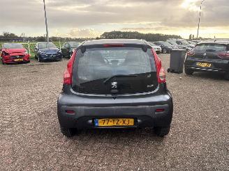 Peugeot 107 1.0-12V XS picture 6