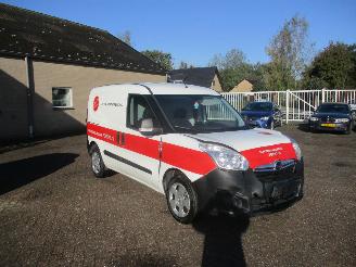 krockskadad bil auto Opel Combo 1.3 CDTi L1H1 Edit. 2018/5