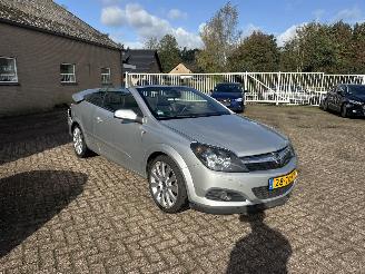  Opel Astra TWIN TOP 1.8 Cosmo WEINIG KILOMETERS 2006/10