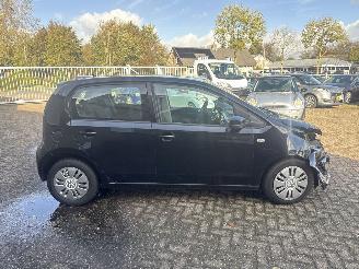 Volkswagen Up! 1.0 move up! Bluemotion picture 8