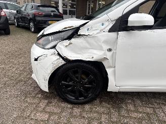 Toyota Aygo 1.0 VVT-i x-play picture 13