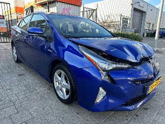 Damaged car Toyota Prius 1.8 Executive 2017/5