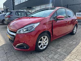 Peugeot 208 1.2 PureTech Blue Lease Premium picture 3