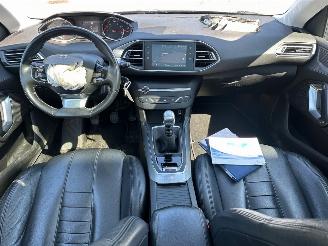 Peugeot 308 SW 1.2 PureTech Blue Lease Premium picture 15
