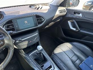 Peugeot 308 SW 1.2 PureTech Blue Lease Premium picture 10