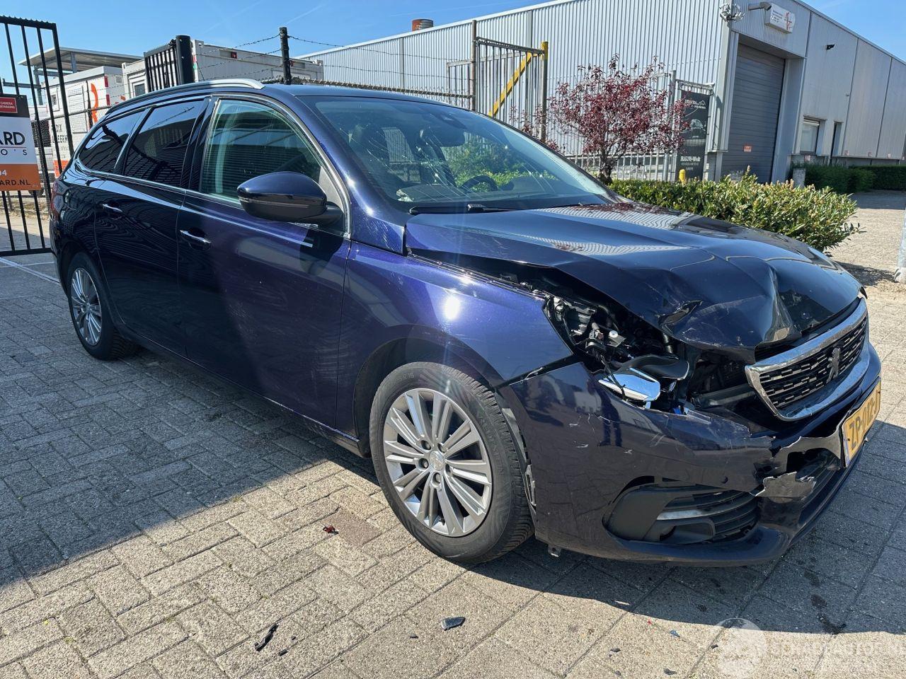 Peugeot 308 SW 1.2 PureTech Blue Lease Premium