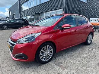 Peugeot 208 1.2 PureTech Signature picture 3