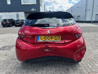 Peugeot 208 1.2 PureTech Signature picture 5