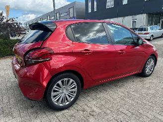 Peugeot 208 1.2 PureTech Signature picture 6