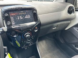 Peugeot 108 1.0 e-VTi Allure picture 11