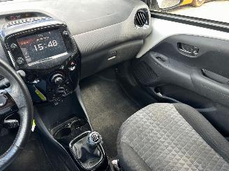 Peugeot 108 1.0 e-VTi Allure picture 10