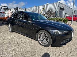 Vaurioauto  passenger cars Alfa Romeo Giulia 2.2 Super 2017/6