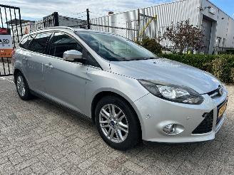 uszkodzony samochody osobowe Ford Focus 1.0 EcoBoost Titanium 2013/1