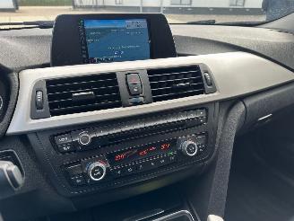 BMW 3-serie 320i Automaat Executive picture 12