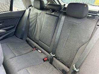BMW 3-serie 320i Automaat Executive picture 15