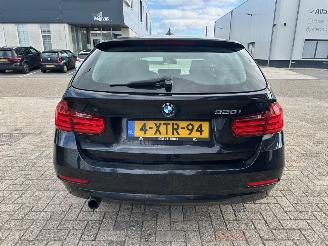 BMW 3-serie 320i Automaat Executive picture 5