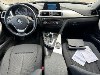 BMW 3-serie 320i Automaat Executive picture 16
