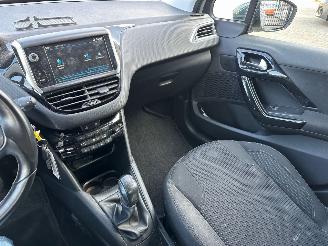 Peugeot 208 1.2 PureTech Active picture 12