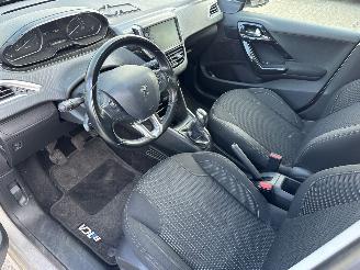 Peugeot 208 1.2 PureTech Active picture 9