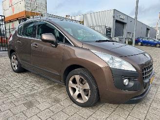 Damaged car Peugeot 3008 1.6 Automaat NAP Active 2013/4