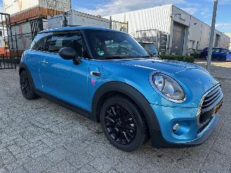Schadeauto Mini One 1.2 Automaat Pepper Business 2016/10