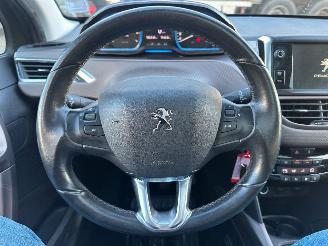 Peugeot 2008 1.2 VTi Allure Pack Premium Plus picture 9