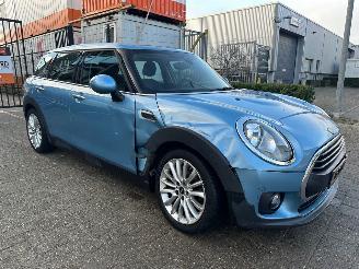 krockskadad bil auto Mini Clubman ONE 2018/5
