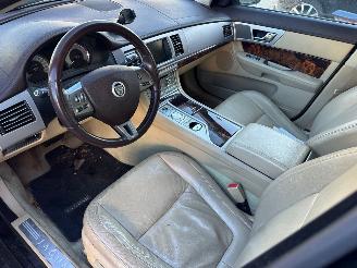 Jaguar XF 2.7D V6 Premium Luxury picture 7