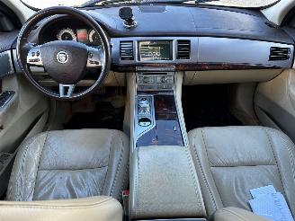 Jaguar XF 2.7D V6 Premium Luxury picture 16