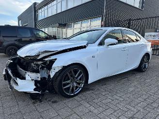 Lexus IS 300h F Sport Edition picture 4