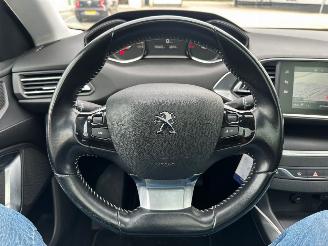 Peugeot 308 1.2 PureTech Blue Lease Premium picture 8